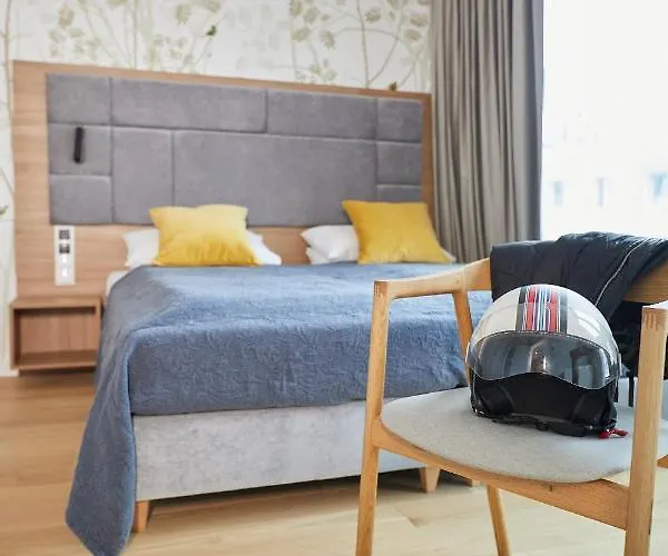 Park - By The Sea 4*